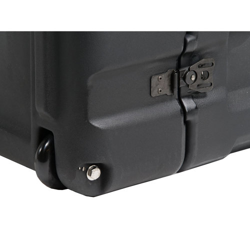 Peli 24 Inch BlackBox 3U Shock Rack Mount Case with Wheels