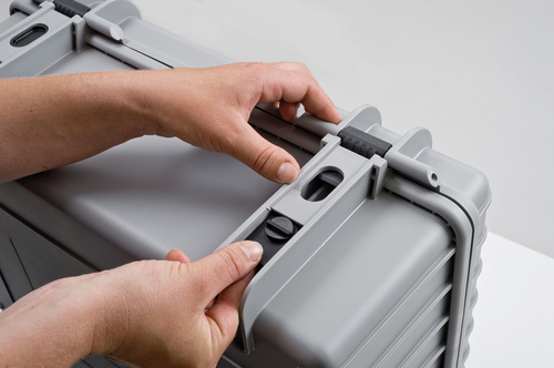 B&W Quick Release Hinge Set (for Type 3000 - 6800 Cases)
