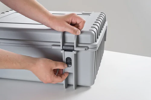 B&W Quick Release Hinge Set (for Type 3000 - 6800 Cases)